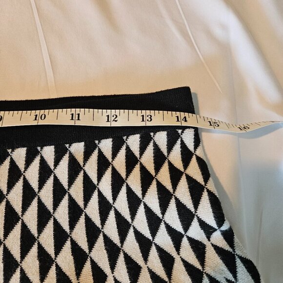 Carmen Marc Valvo Stretch Knit Geometric Print A-Line Circle Skirt - Picture 6 of 8